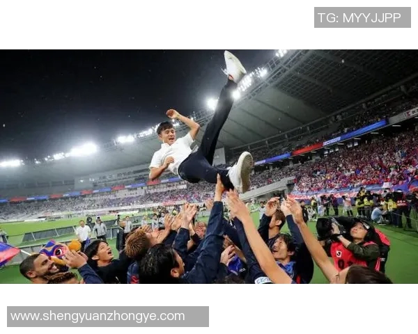 久保建英在国际赛场上的精彩表现引发球迷热议与期待