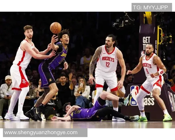 湖人队与火箭激战全场精彩集锦回顾与分析
